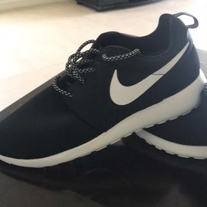 Nike Roshe 1